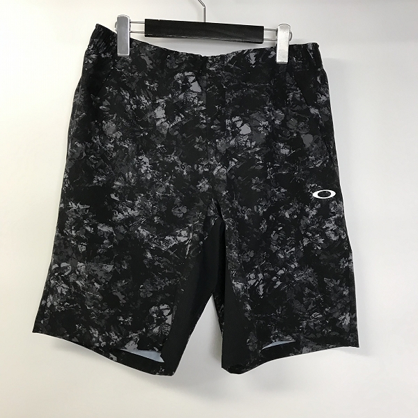 実際に弊社で買取させて頂いた【おまとめ品】ナイキ/オークリー/プーマ 半袖Tシャツ/ショートパンツ/パーカー 他 スポーツウェアの画像 4枚目