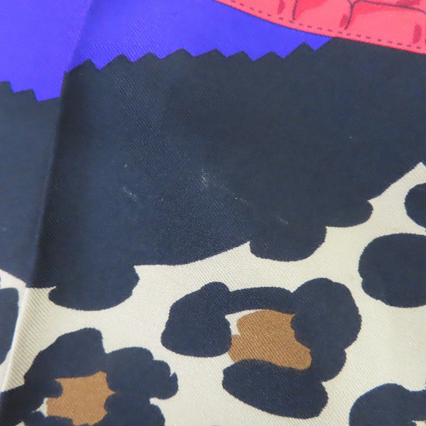 実際に弊社で買取させて頂いたCELINE/セリーヌ チェーン/クロコ/豹柄 大判ストールの画像 4枚目