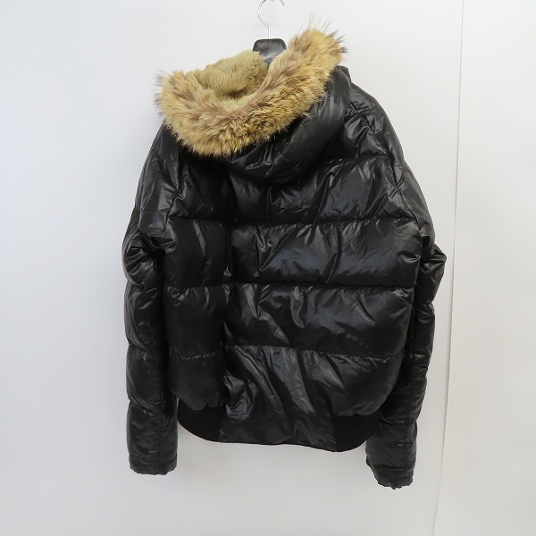 実際に弊社で買取させて頂いた【難有り】MONCLER/モンクレール BULGARIE ブルガリ ダウンジャケット 41323/91/68950/2の画像 1枚目