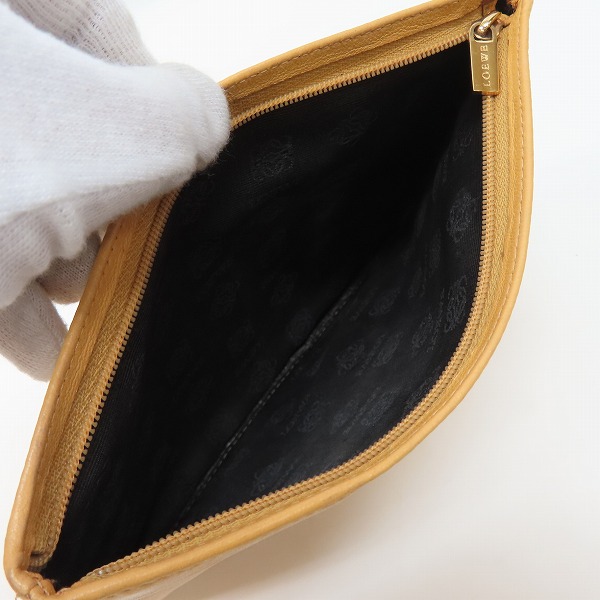 実際に弊社で買取させて頂いたCELINE/セリーヌ アナグラムロゴ ジップポーチの画像 3枚目