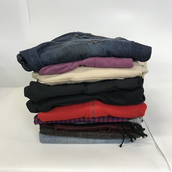 実際に弊社で買取させて頂いた【おまとめ品】リーバイス/バーバリー/コンバース 他 デニムパンツ/ポロシャツ/パーカー 等の画像 5枚目