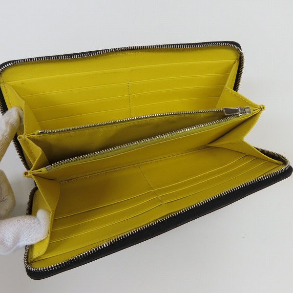 実際に弊社で買取させて頂いたCELINE/セリーヌ マルチファンクションラージジップドウォレット 105003XFL 38NOの画像 4枚目