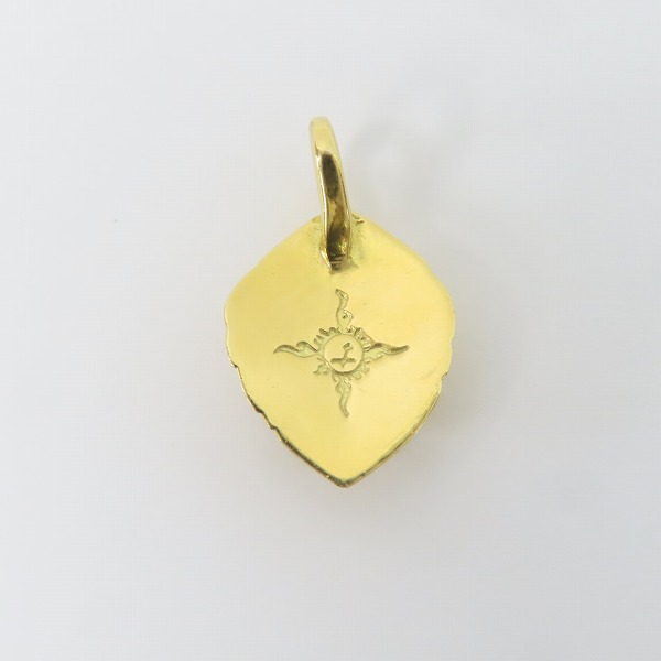 実際に弊社で買取させて頂いたFIRST ARROWS/ファーストアローズ K18/全金 縄ベゼル ターコイズ付き リーフペンダントの画像 2枚目