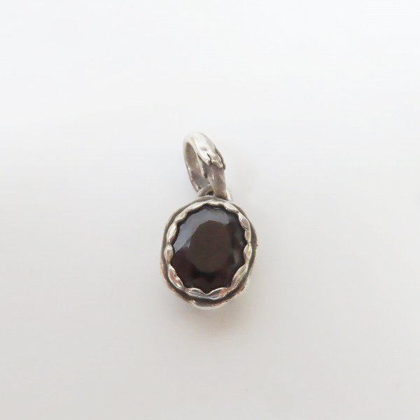 実際に弊社で買取させて頂いた【ギャラ付き】Bloody Mary/ブラッディマリー フォッシル ペンダント ｗ/ガーネットの画像 1枚目