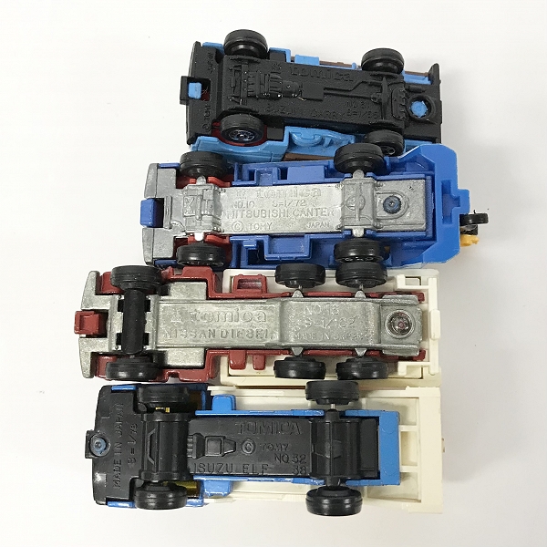 実際に弊社で買取させて頂いたTOMY/トミー トミカ 日産 ディーゼル 高速郵便車/いすゞ エルフカーキャリア 他 ミニカー/赤箱 4点セットの画像 4枚目