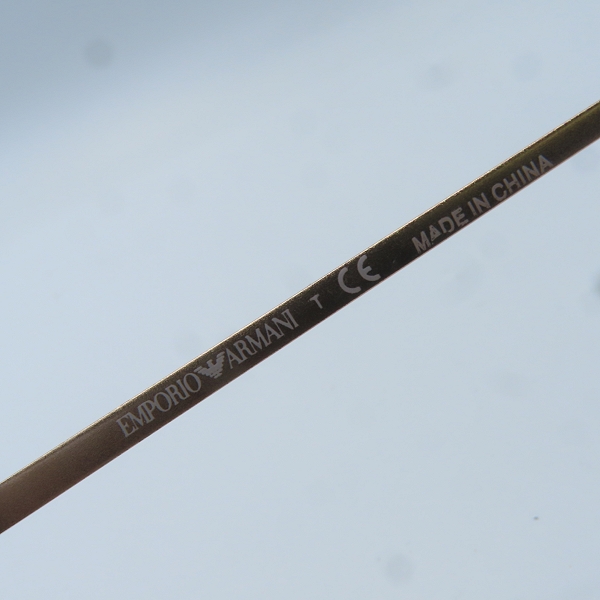 実際に弊社で買取させて頂いたEMPORIO ARMANI/エンポリオアルマーニ サングラス EA2076/3167の画像 4枚目