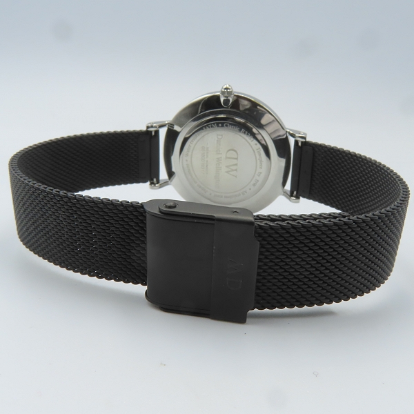 実際に弊社で買取させて頂いた【動作未確認】Daniel Wellington/ダニエルウェリントン CLASSIC クォーツ 黒文字盤 E32S1の画像 6枚目