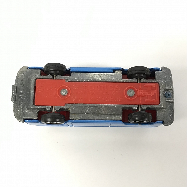 実際に弊社で買取させて頂いたTOMY/トミー トミカ 外国車シリーズ フォルクスワーゲン マイクロバス Playmobil ミニカー/青箱の画像 5枚目