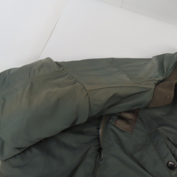 実際に弊社で買取させて頂いたBUZZ RICKSON'S/バズリクソンズ B-15D カスタム フライトジャケット/ミリタリージャケット/ブルゾン M13517/M13518 38の画像 8枚目
