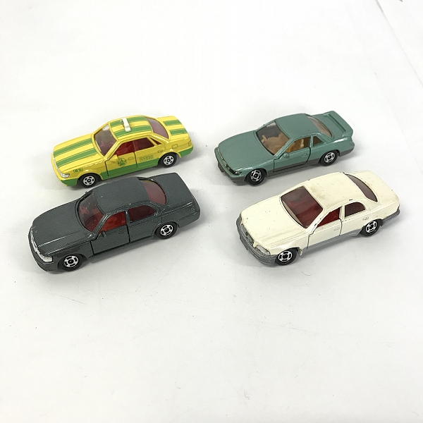 実際に弊社で買取させて頂いたTOMY/トミー トミカ トヨタ セルシオ/クラウン マジェスタ/ニッサン シルビア/ブルーバード タクシー ミニカー/赤箱 4点セットの画像 1枚目