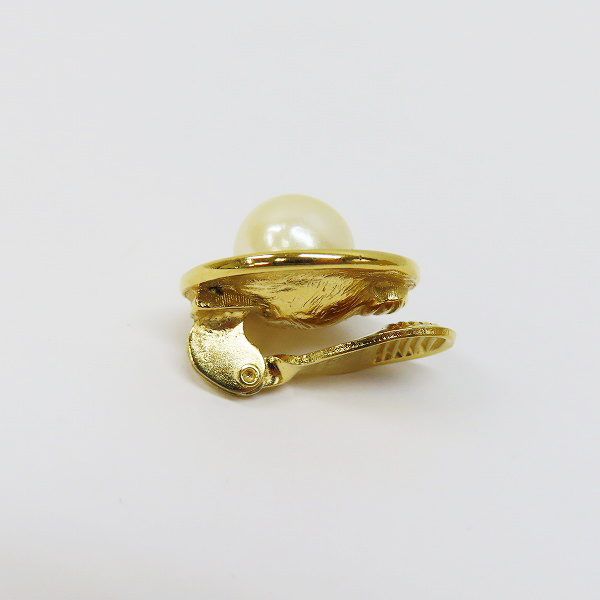 実際に弊社で買取させて頂いたGIVENCHY/ジバンシイ フェイクパール ロゴ イヤリングの画像 3枚目