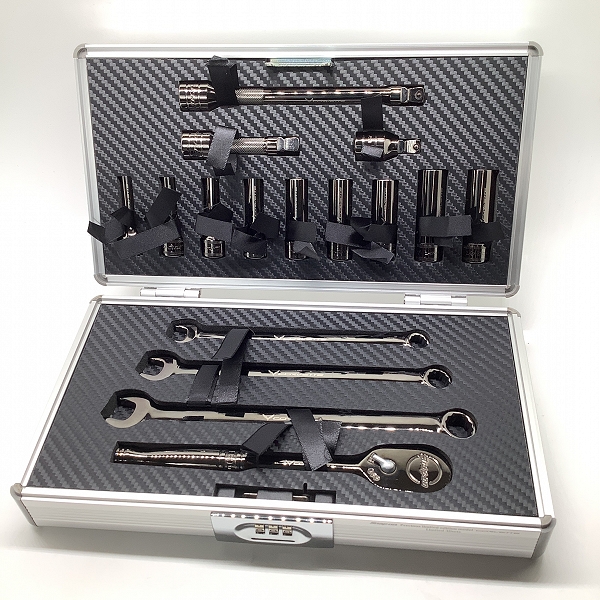 実際に弊社で買取させて頂いたSnap-On/スナップオン CORVETTE/コルベット レンチ ソケット ラチェットハンドル アルミ工具箱 セットの画像 2枚目