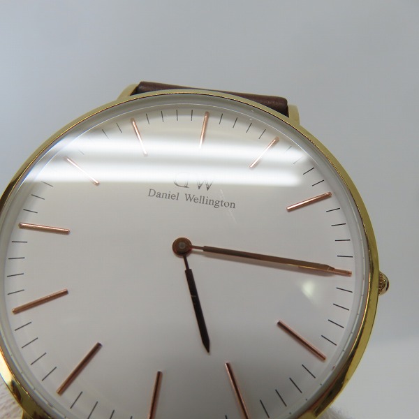 実際に弊社で買取させて頂いた【ジャンク】Daniel Wellington/ダニエルウェリントン B40R40 クオーツ腕時計 の画像 4枚目