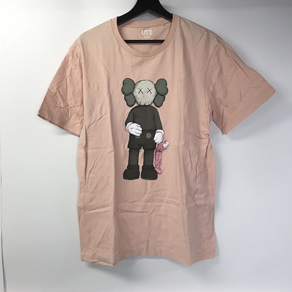 実際に弊社で買取させて頂いた【おまとめ品】UNIQLO×KAWS/ユニクロ×カウズ キャラデザイン Tシャツ/スウェットの画像 2枚目