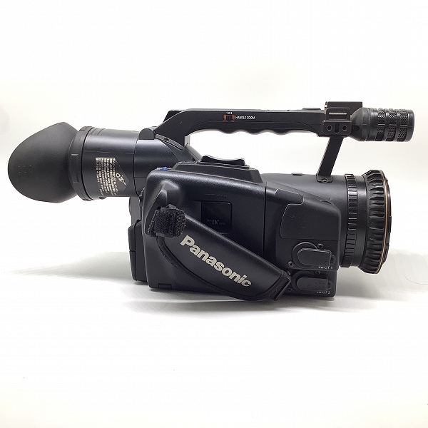 実際に弊社で買取させて頂いたPanasonic/パナソニック AG-DVX100A ミニDVカメラレコーダー 動作未確認の画像 3枚目