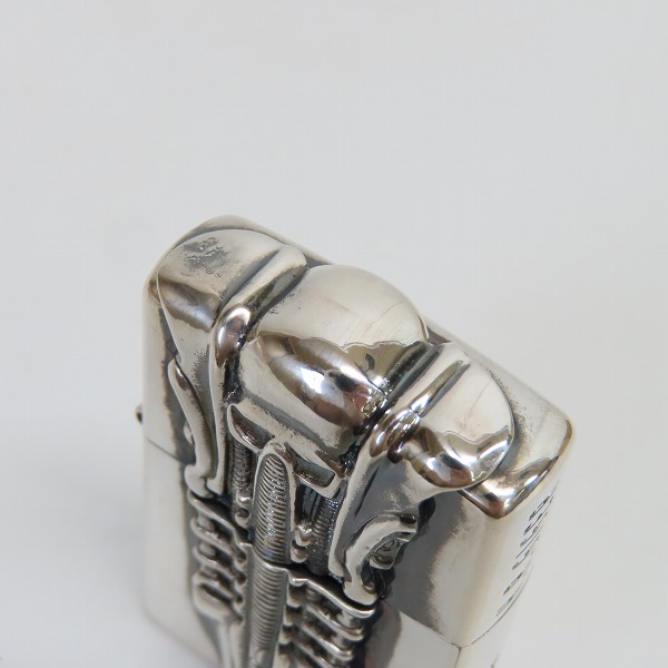 zippo エイリアン Alien Design Iridescent Windproof Lighter – Zippo USA