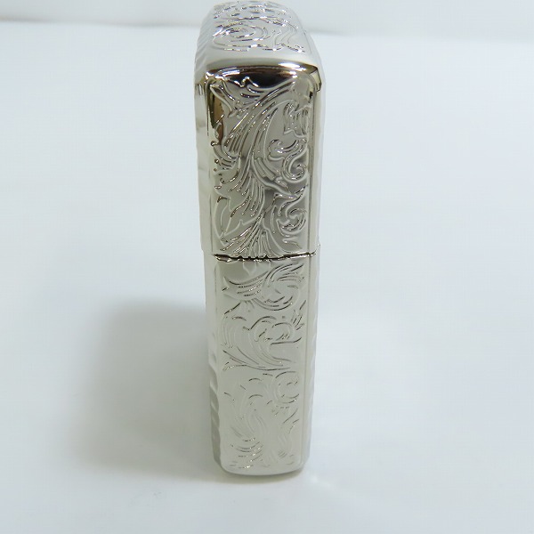 実際に弊社で買取させて頂いたZIPPO/ジッポー ARMOR CASE/アーマーケース アラベスク/唐草模様 No.0001 鏡面加工 シルバー 2022年製の画像 7枚目