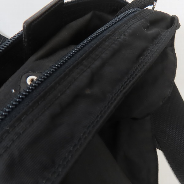 実際に弊社で買取させて頂いた【難有り品】PRADA/プラダ ナイロン ショルダーポーチ/サコッシュの画像 6枚目