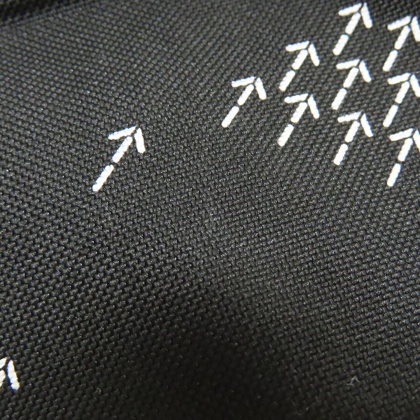 実際に弊社で買取させて頂いたCELINE/セリーヌ ミディアム バイカーバックパック/リュック チェーン付き 矢印柄 の画像 6枚目