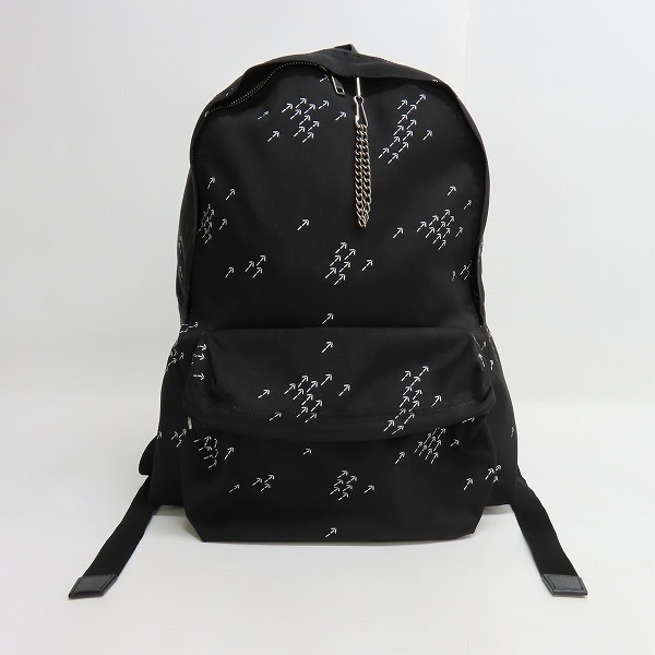 実際に弊社で買取させて頂いたCELINE/セリーヌ ミディアム バイカーバックパック/リュック チェーン付き 矢印柄 