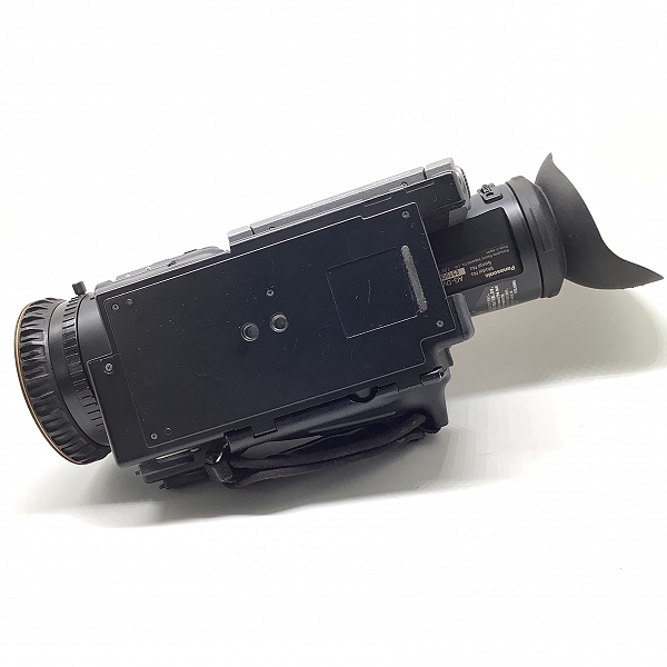 実際に弊社で買取させて頂いたPanasonic/パナソニック AG-DVX100A ミニDVカメラレコーダー 動作未確認の画像 6枚目