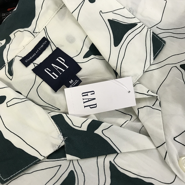 実際に弊社で買取させて頂いた【おまとめ品/未使用品含む】NIKE/ナイキ Dickies/ディッキーズ GAP/ギャップ 他 パーカー/ワークシャツ/半袖シャツ 等の画像 2枚目