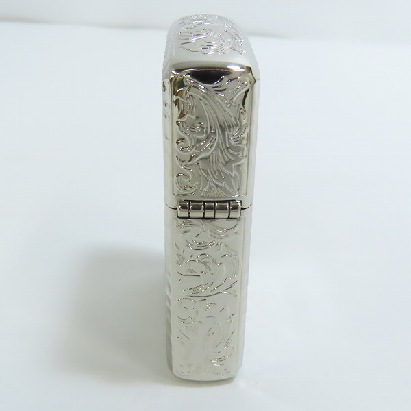 実際に弊社で買取させて頂いたZIPPO/ジッポー ARMOR CASE/アーマーケース アラベスク/唐草模様 No.0001 鏡面加工 シルバー 2022年製の画像 2枚目