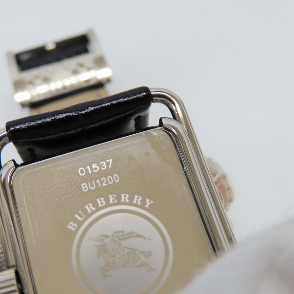 実際に弊社で買取させて頂いたBURBERRY/バーバリー スモセコ ブラック文字盤/スクエア型 クォーツ 腕時計 BU1200 【動作未確認】の画像 5枚目