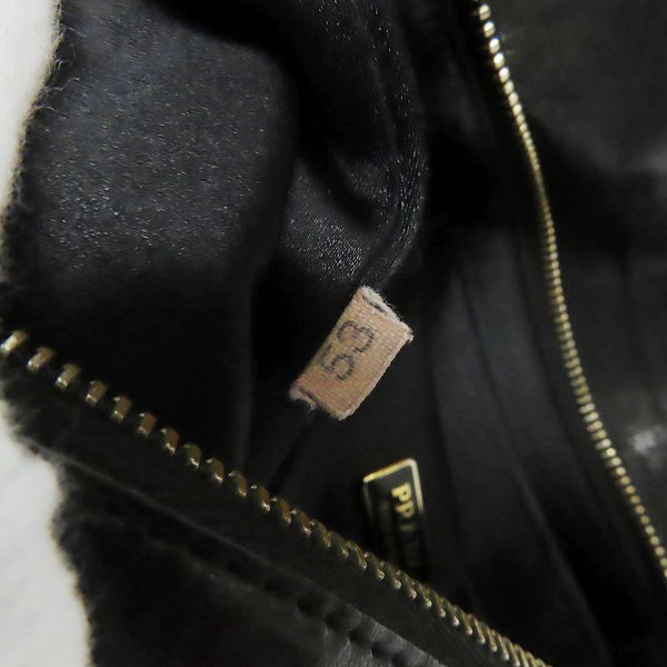実際に弊社で買取させて頂いたPRADA/プラダ ロゴ型押し チェーン付き レザーポーチ の画像 6枚目