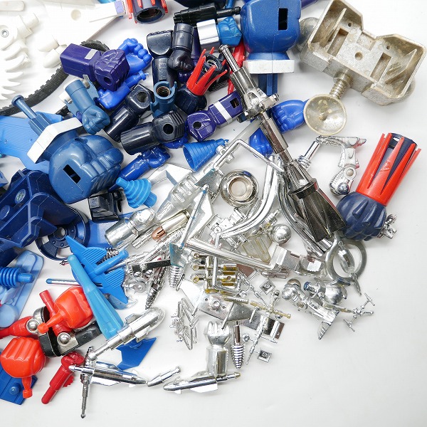 実際に弊社で買取させて頂いた【おまとめ/パーツ取り】超合金 等 腕/ミサイル 他 パーツの画像 6枚目