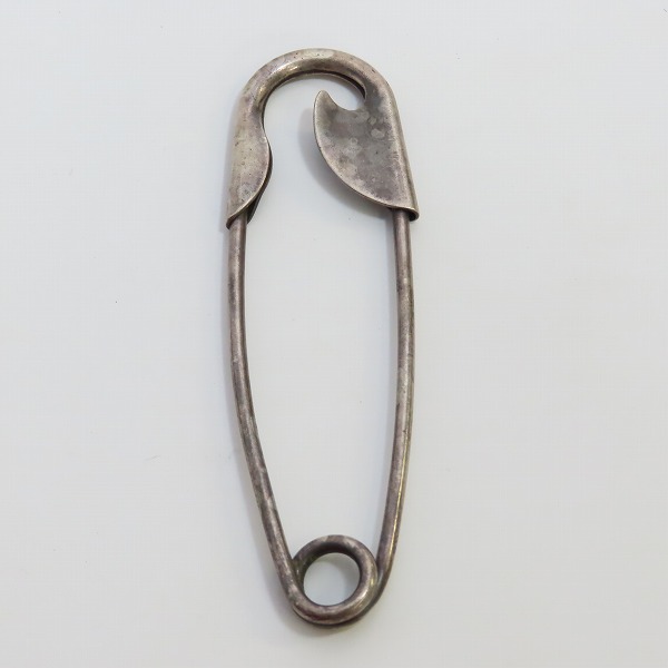 実際に弊社で買取させて頂いたUNDERCOVER/アンダーカバー  06AW 安全ピン  シルバー 6A610-LMの画像 1枚目