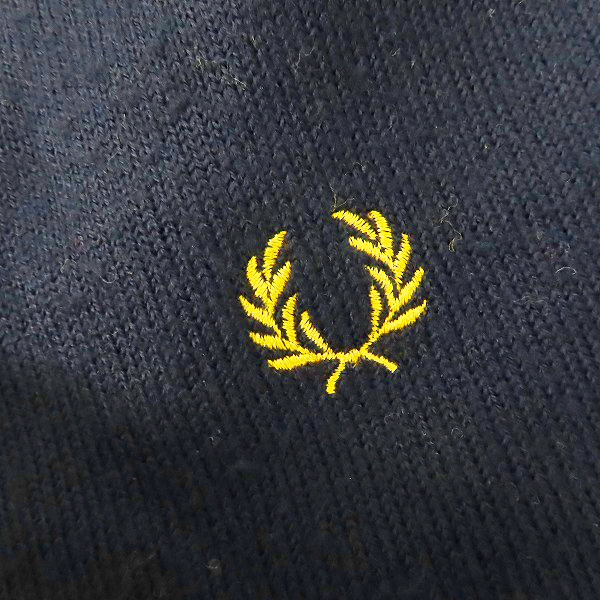 実際に弊社で買取させて頂いたCOMME des GARCONS SHIRT×FRED PERRY/コムデギャルソン×フレッドペリー ロゴ刺繍 マフラー W13403 02325/199の画像 5枚目