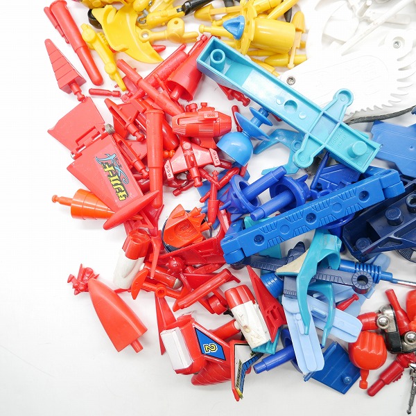 実際に弊社で買取させて頂いた【おまとめ/パーツ取り】超合金 等 腕/ミサイル 他 パーツの画像 2枚目