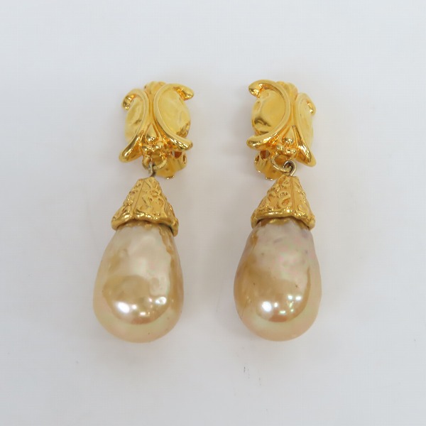 実際に弊社で買取させて頂いたCELINE/セリーヌ マカダム/フェイクパール  イヤリングの画像 1枚目