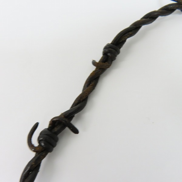 実際に弊社で買取させて頂いた【ギャラ付】THIRTEEN DESIGNS/サーティーンデザインズ スカルフック 有刺鉄線 レザーブレスレットの画像 3枚目