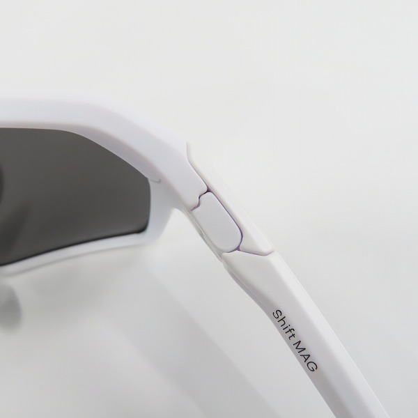 実際に弊社で買取させて頂いたSMITH/スミス Shift MAG Matte White 6HT 3CW スポーツサングラス スペアレンズ付きの画像 5枚目