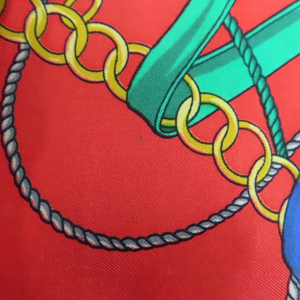 実際に弊社で買取させて頂いたCELINE/セリーヌ チェーン フリンジ柄 シルク スカーフ/ストールの画像 3枚目