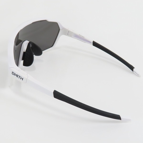実際に弊社で買取させて頂いたSMITH/スミス Shift MAG Matte White 6HT 3CW スポーツサングラス スペアレンズ付きの画像 2枚目