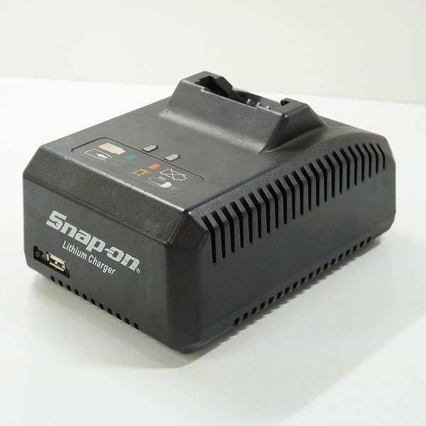 実際に弊社で買取させて頂いたSNAP-ON/スナップオン CTC720 Rev.C 18V バッテリーチャージャー 充電器 動作確認済みの画像 1枚目