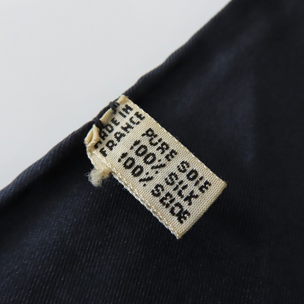 実際に弊社で買取させて頂いたCELINE/セリーヌ チェーン フリンジ柄 シルク スカーフ/ストールの画像 4枚目