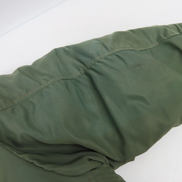 実際に弊社で買取させて頂いたBUZZ RICKSON'S/バズリクソンズ MA-1 フライトジャケット M11128/Sの画像 8枚目