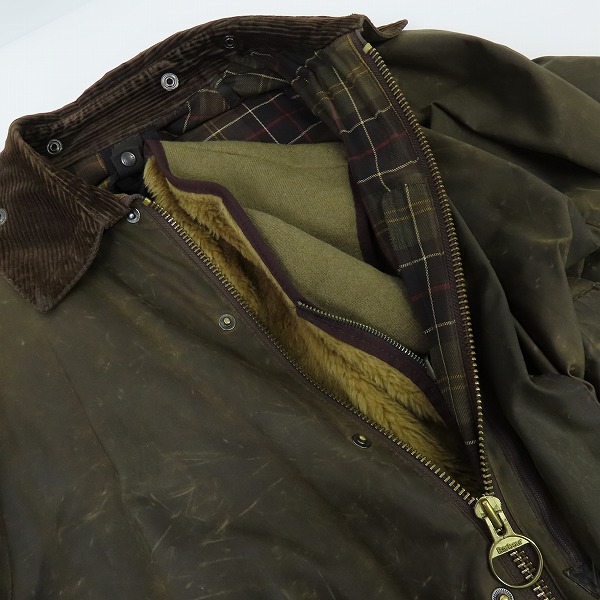 実際に弊社で買取させて頂いた【難有り】BARBOUR/バブアー CLASSIC BEAUFORT クラシック オイルドジャケット ライナー付き A830/C40の画像 7枚目