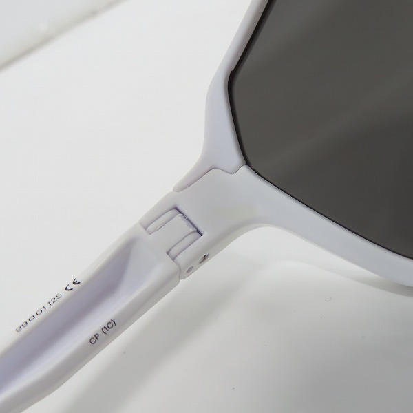 実際に弊社で買取させて頂いたSMITH/スミス Shift MAG Matte White 6HT 3CW スポーツサングラス スペアレンズ付きの画像 8枚目