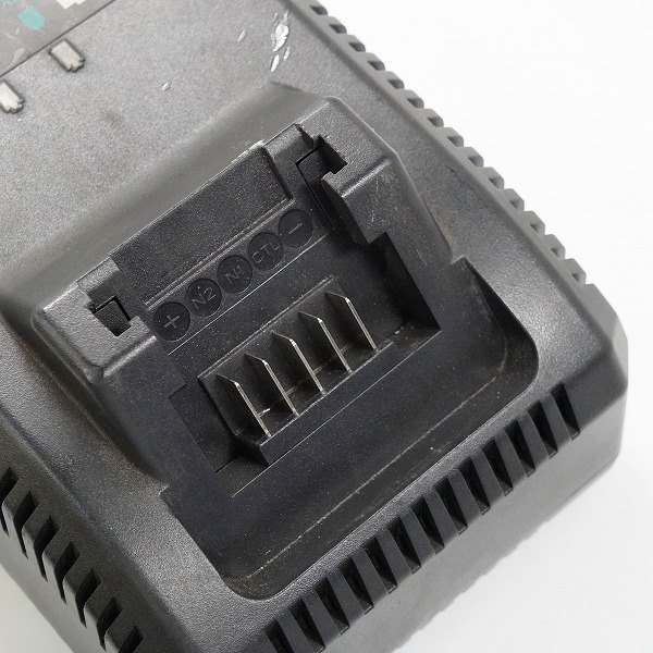 実際に弊社で買取させて頂いたSNAP-ON/スナップオン CTC720 Rev.C 18V バッテリーチャージャー 充電器 動作確認済みの画像 5枚目