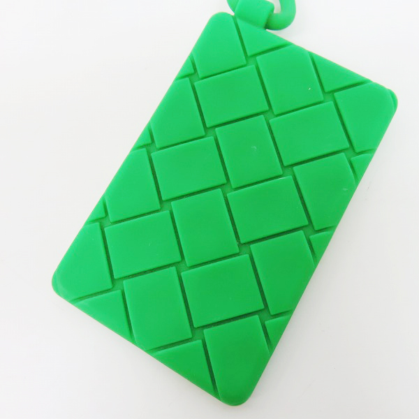 実際に弊社で買取させて頂いたBottega Veneta/ボッテガヴェネタ シリコンパスケース/定期入れホルダー ストラップ付きの画像 1枚目