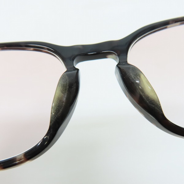 実際に弊社で買取させて頂いたKATHARINE HAMNETT LONDON/キャサリンハムネットロンドン 度入りサングラス/アイウェア KH9138の画像 4枚目