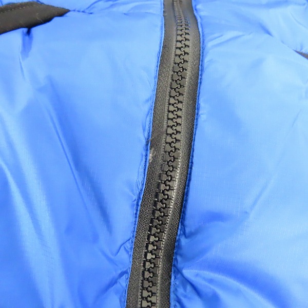 実際に弊社で買取させて頂いたUNITED ARROWS×FEATHERED FRIENDS/ユナイテッドアローズ×フェザードフレンズ ダウンベスト ブルー Sの画像 5枚目