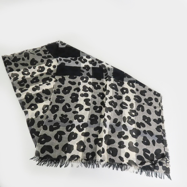 実際に弊社で買取させて頂いたBURBERRY/バーバリー レオパード/チェック柄 ストール ブラック×ホワイト