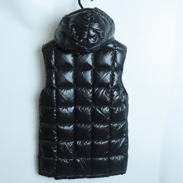 実際に弊社で買取させて頂いたAKM/エイケイエム×DUVETICA ダウンベスト/Mの画像 1枚目