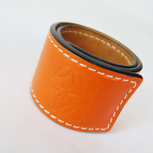 実際に弊社で買取させて頂いたLOEWE/ロエベ SMALL SLAP BRACELET スモールスラップレザーブレスレット